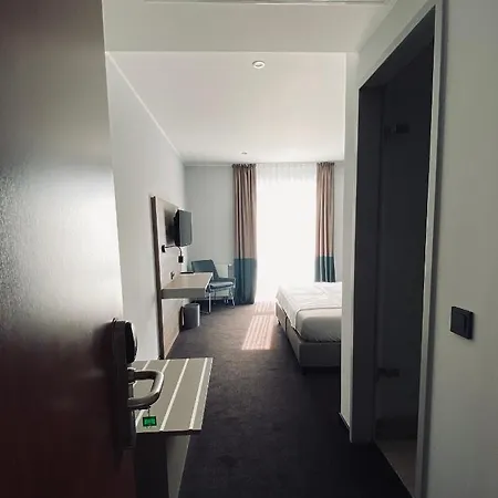 Hotel Airea *