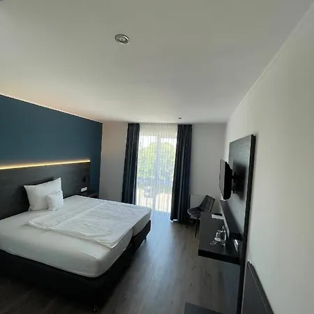 Airea Hotel *